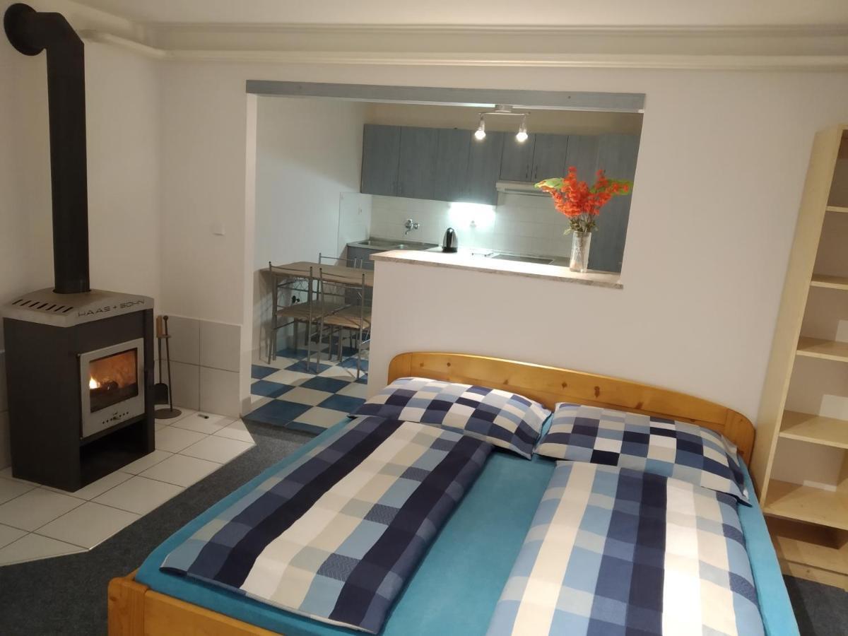 Apartmany Pod Strani Vrchlabi Bagian luar foto
